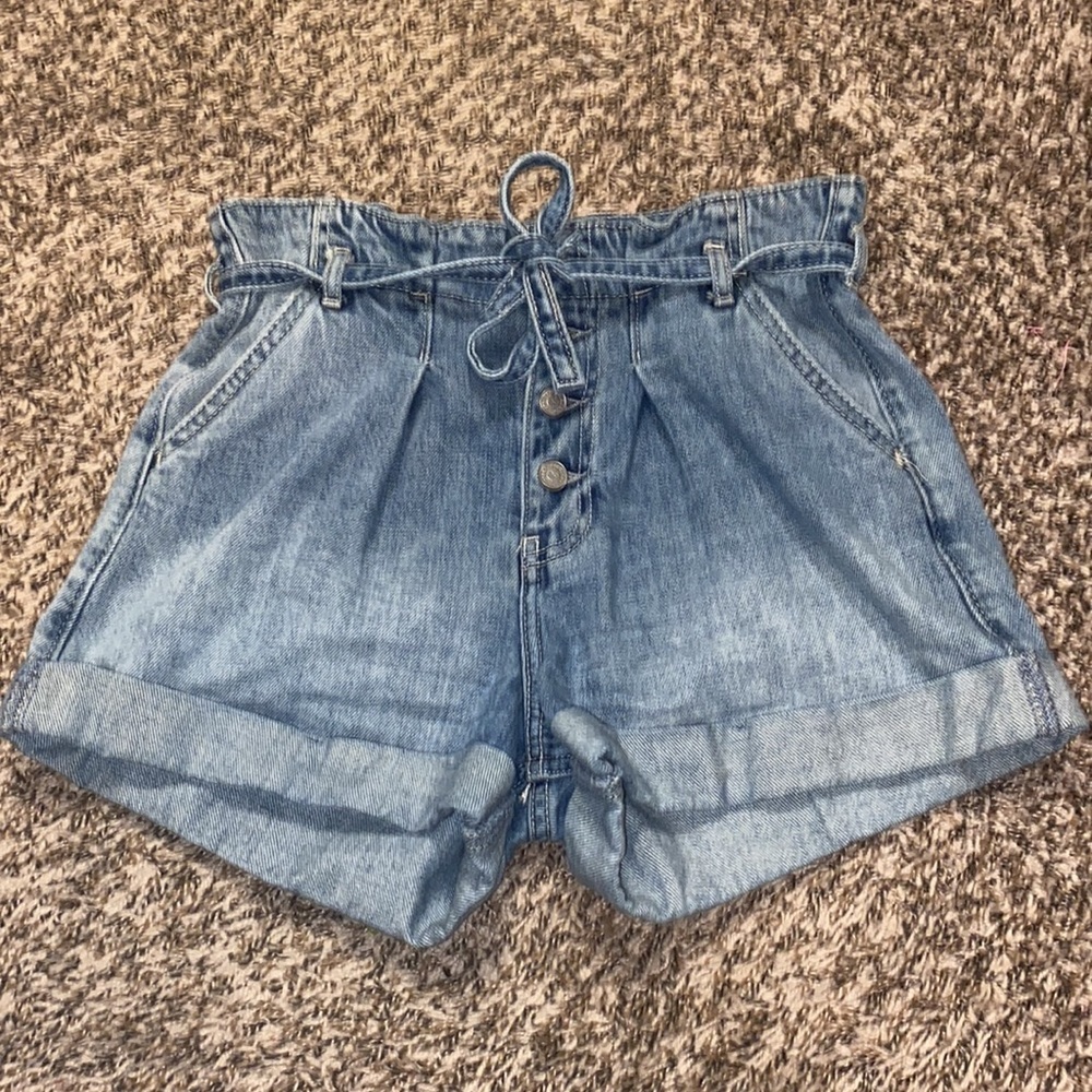 Hollister Curvy Ultra High Rise Mom Shorts | NWOT